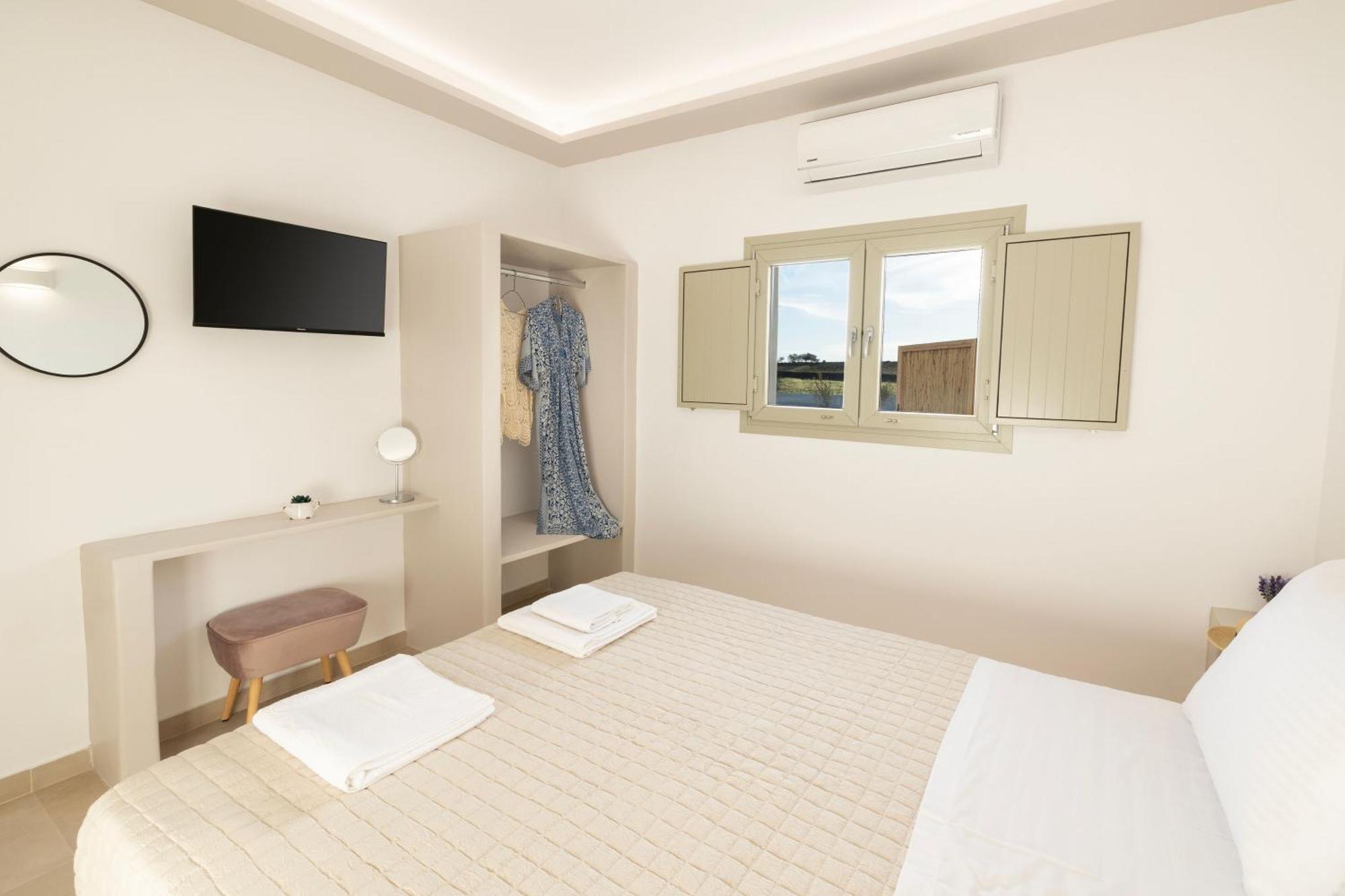 Windmillside Luxury Villas Emporio  Exterior photo