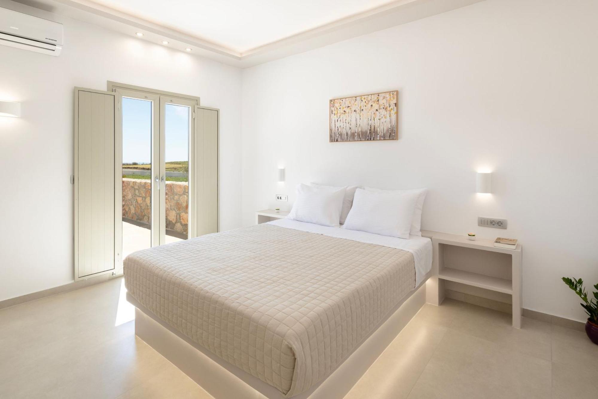 Windmillside Luxury Villas Emporio  Exterior photo