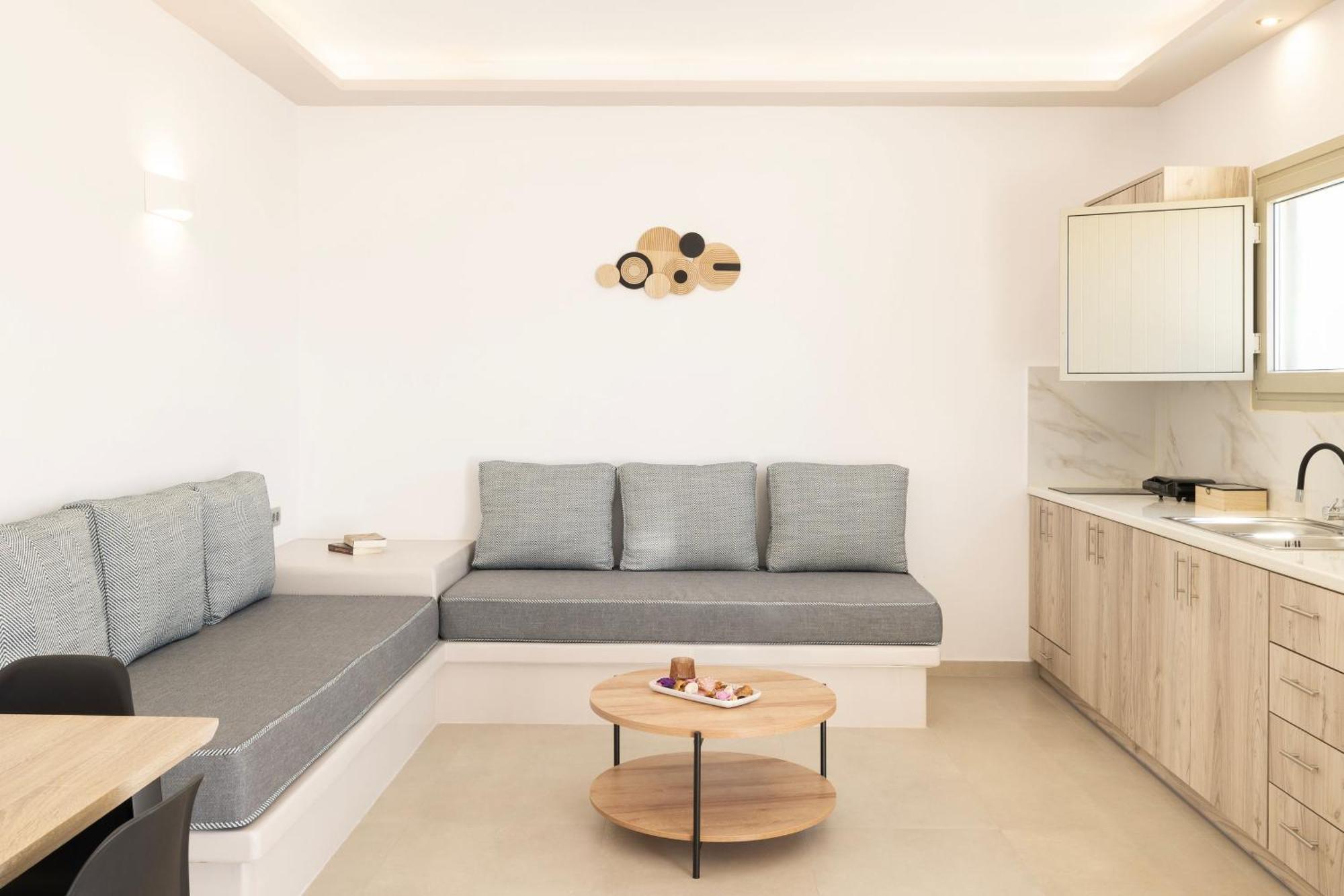 Windmillside Luxury Villas Emporio  Exterior photo