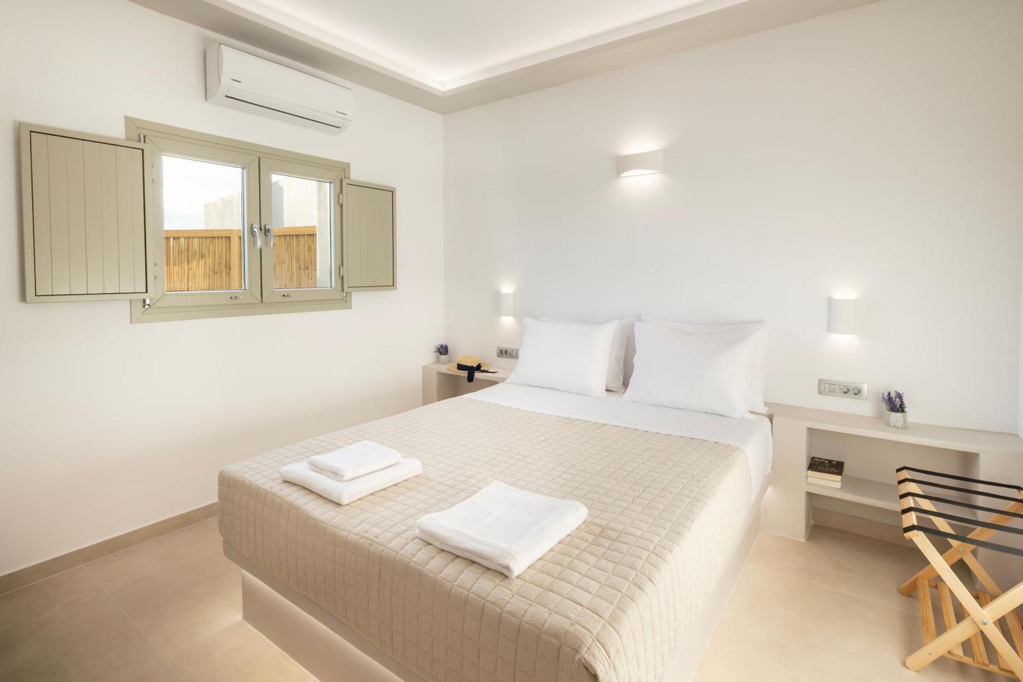 Windmillside Luxury Villas Emporio  Exterior photo