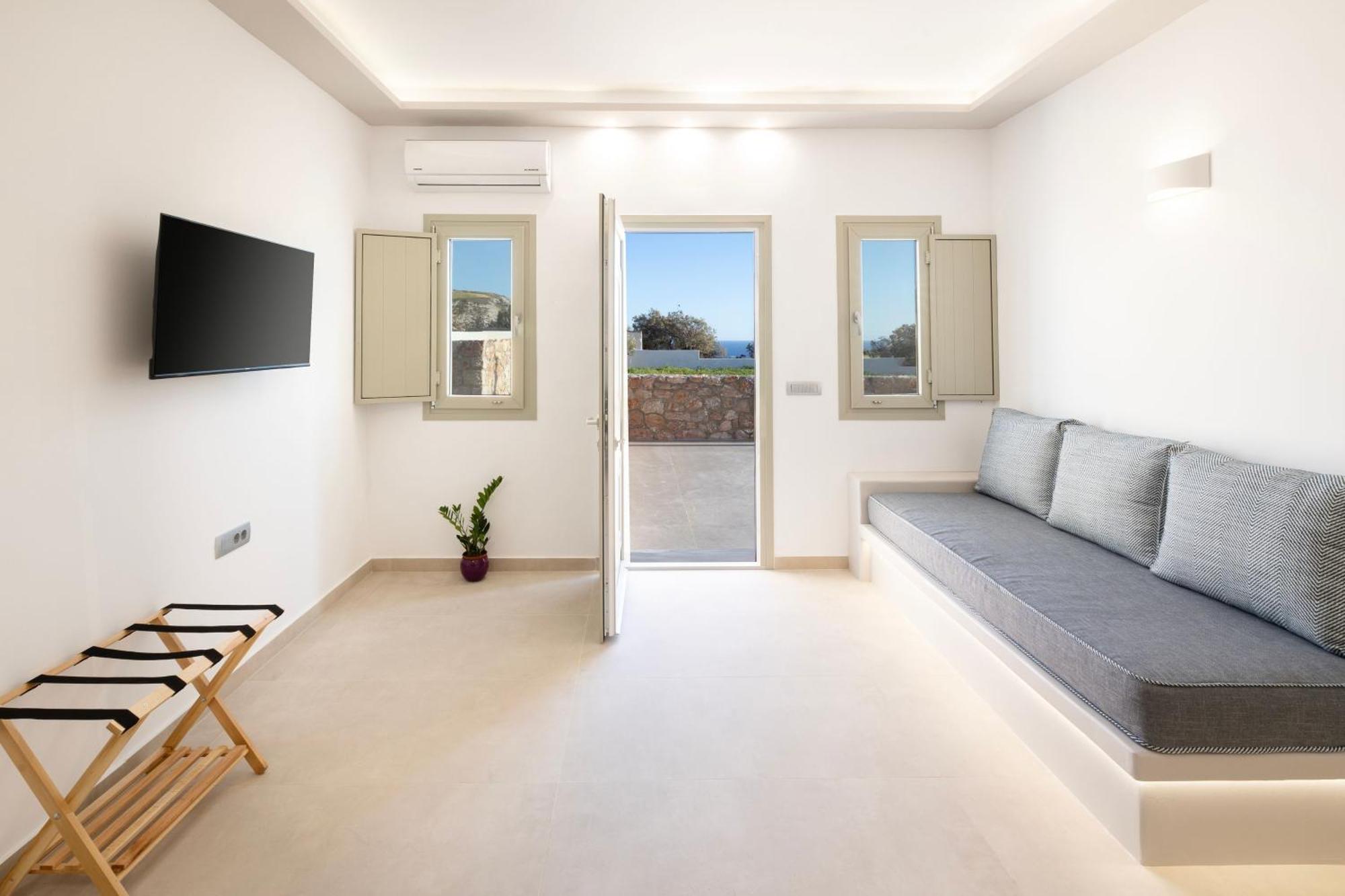 Windmillside Luxury Villas Emporio  Exterior photo