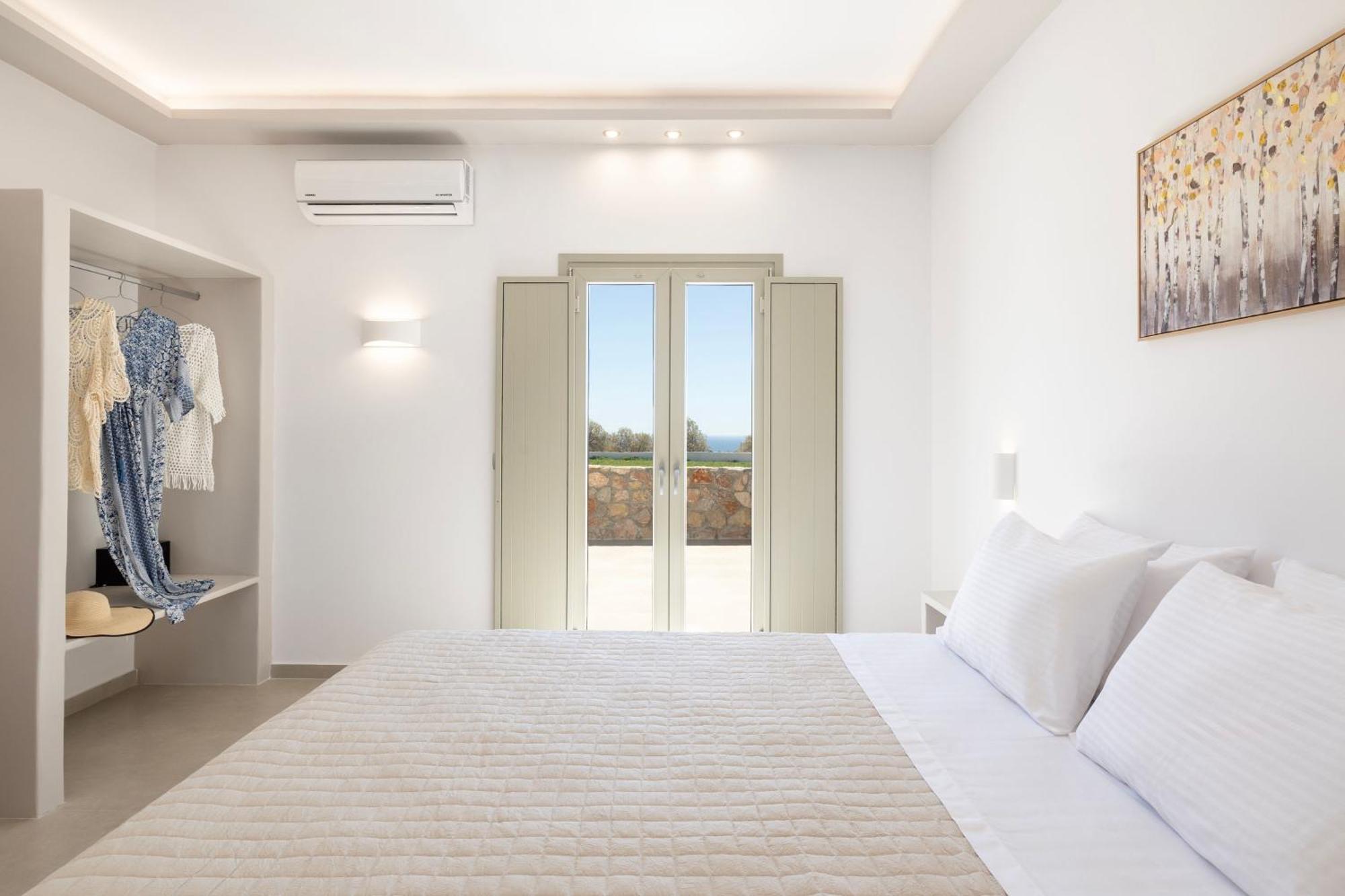 Windmillside Luxury Villas Emporio  Exterior photo