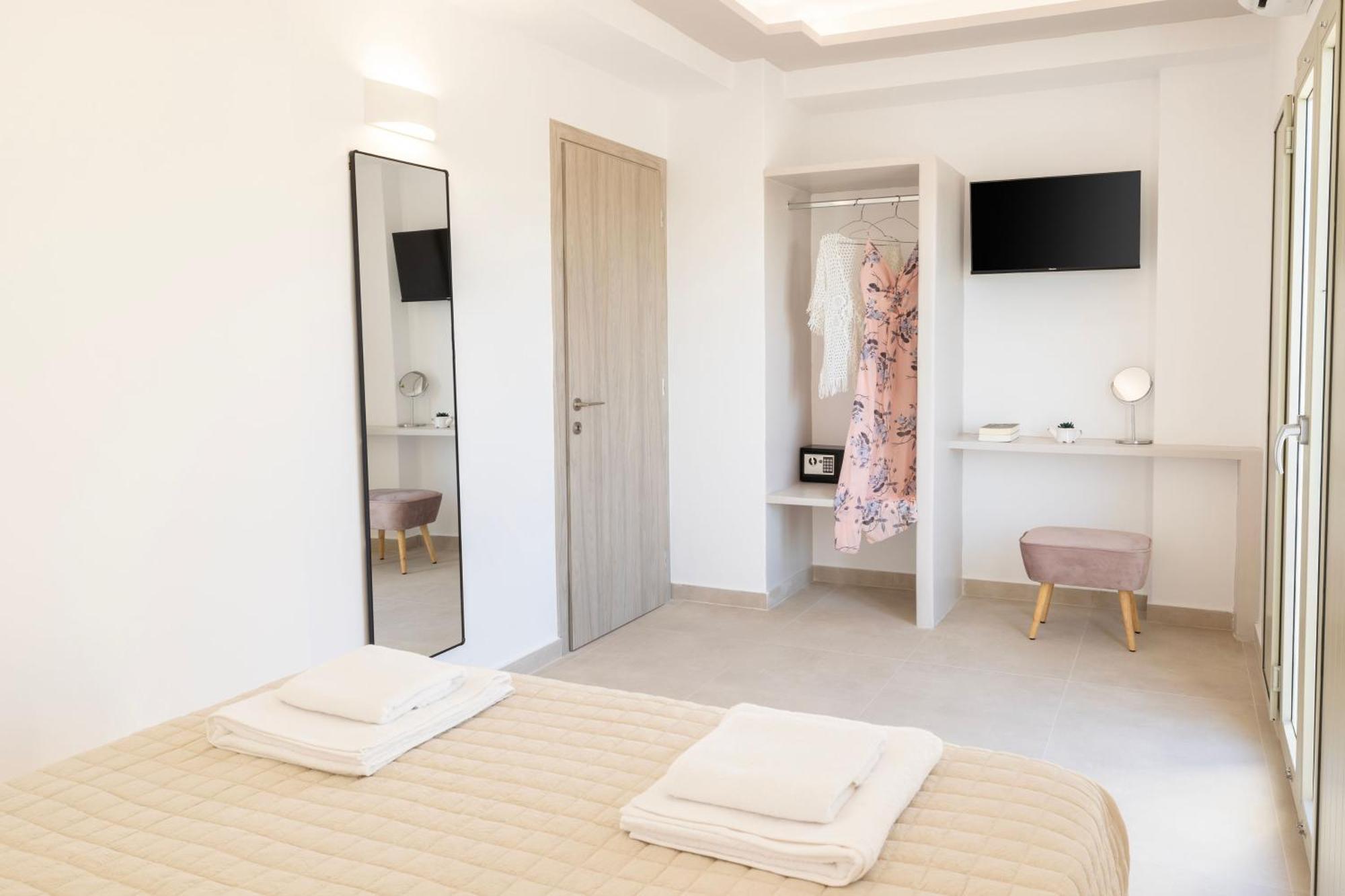 Windmillside Luxury Villas Emporio  Exterior photo
