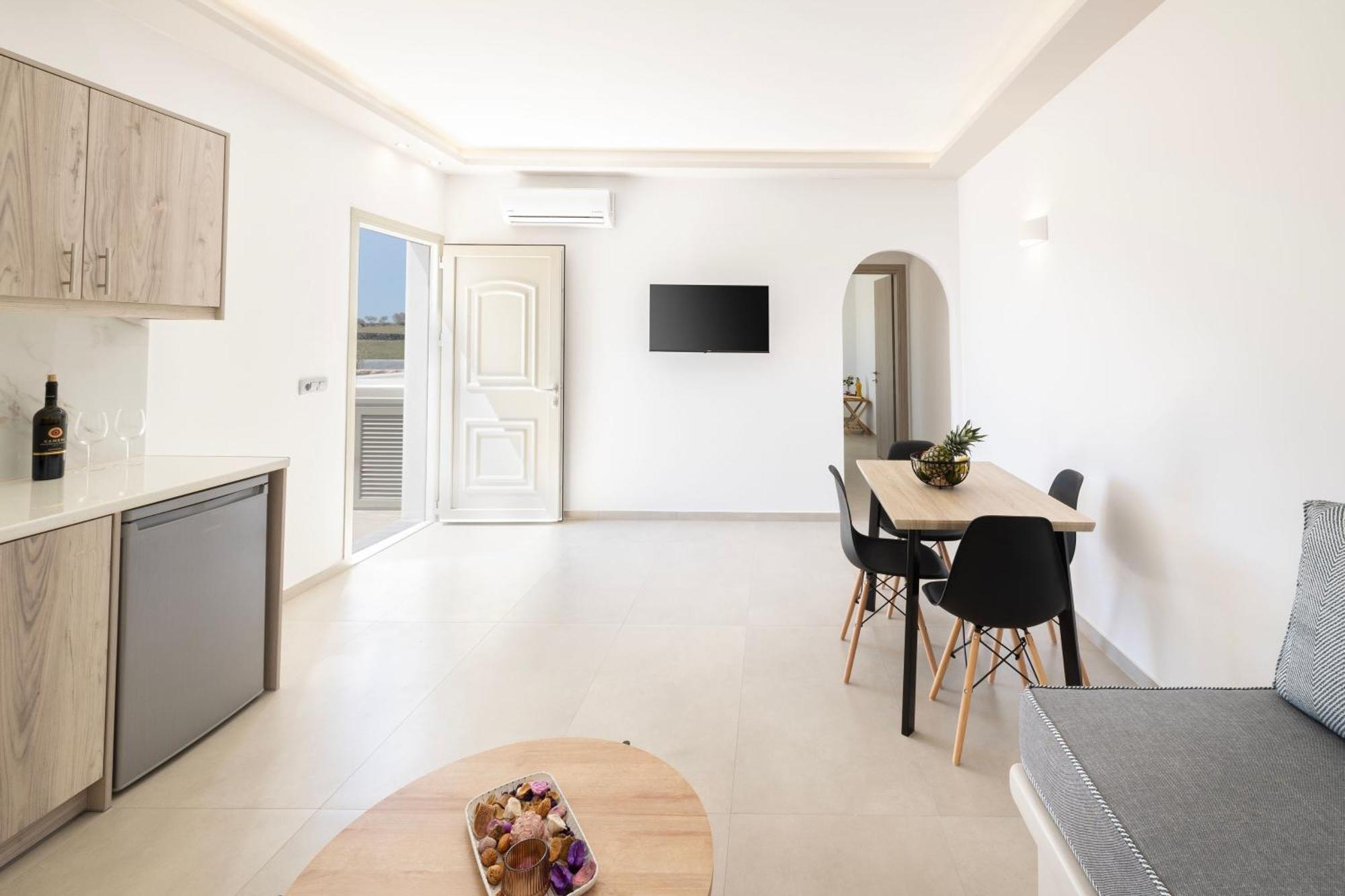 Windmillside Luxury Villas Emporio  Exterior photo
