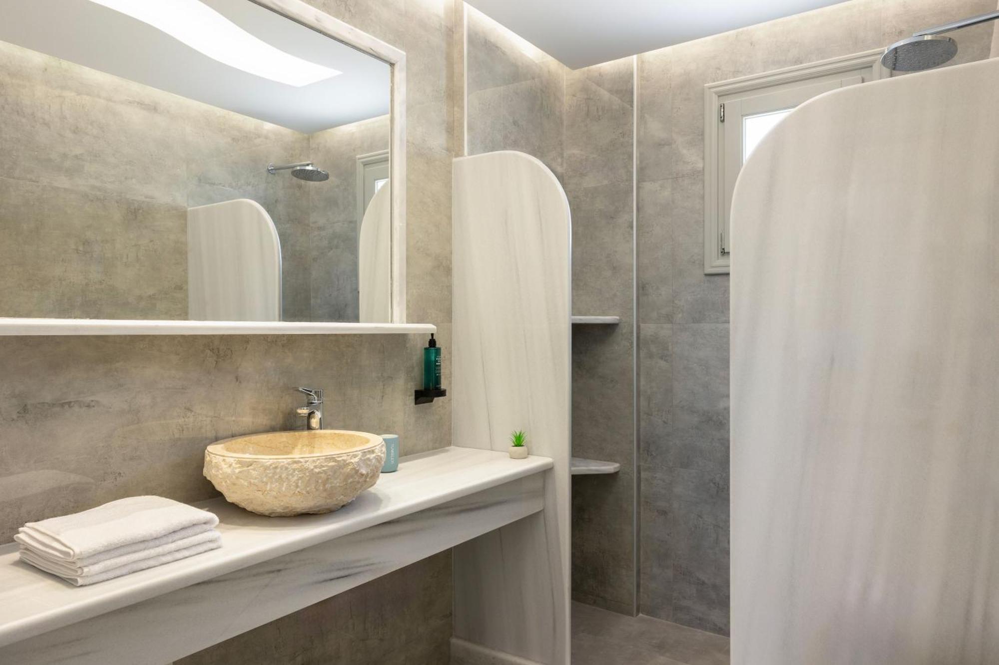 Windmillside Luxury Villas Emporio  Exterior photo