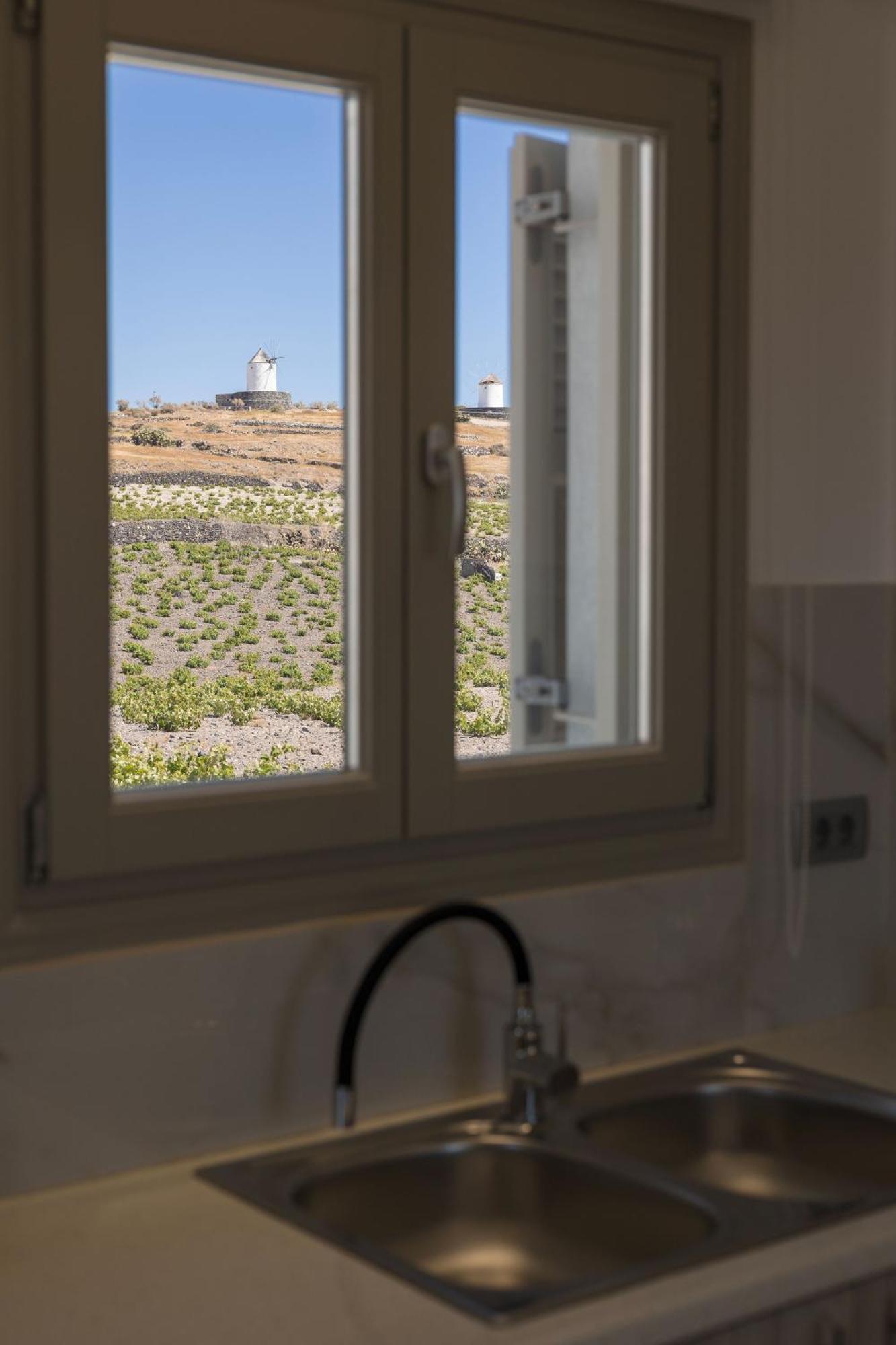 Windmillside Luxury Villas Emporio  Exterior photo