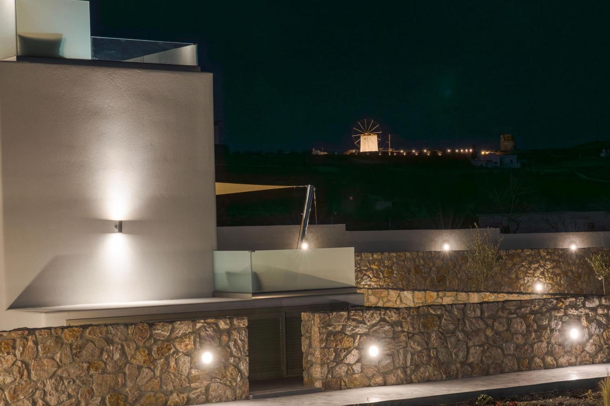 Windmillside Luxury Villas Emporio  Exterior photo