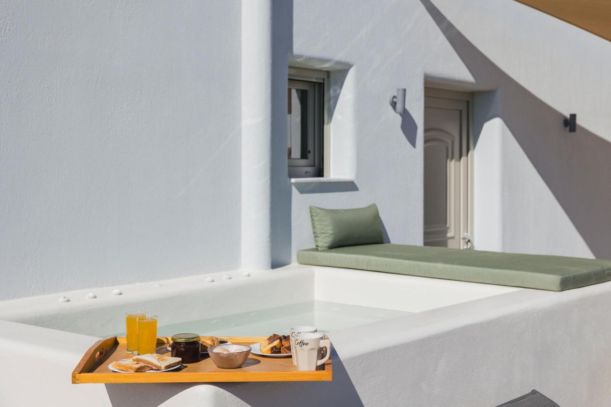 Windmillside Luxury Villas Emporio  Exterior photo