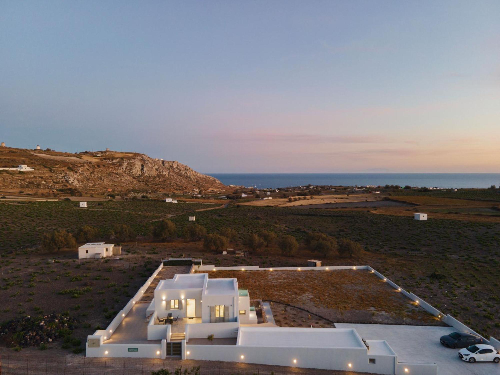 Windmillside Luxury Villas Emporio  Exterior photo